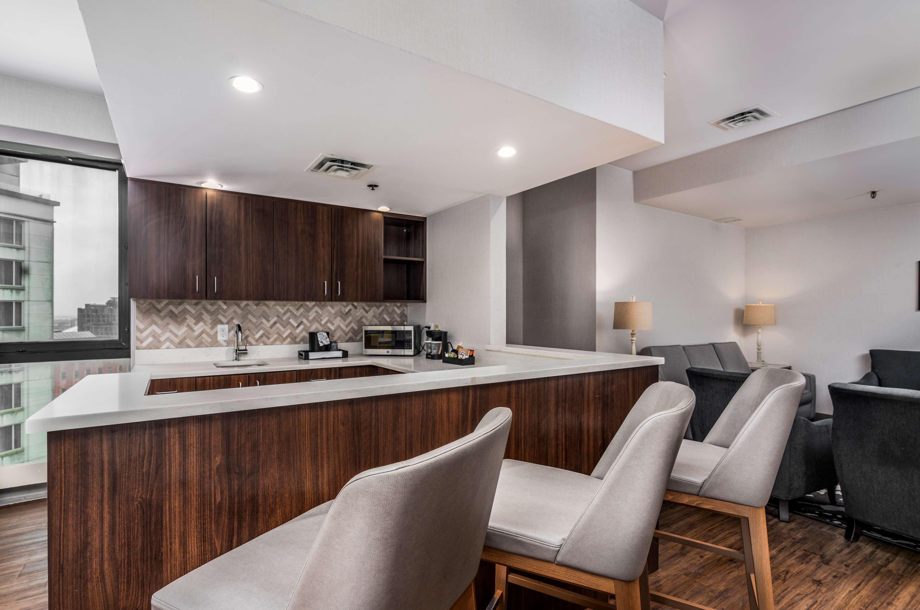 Embassy Suites By Hilton Indianapolis Downtown Екстериор снимка
