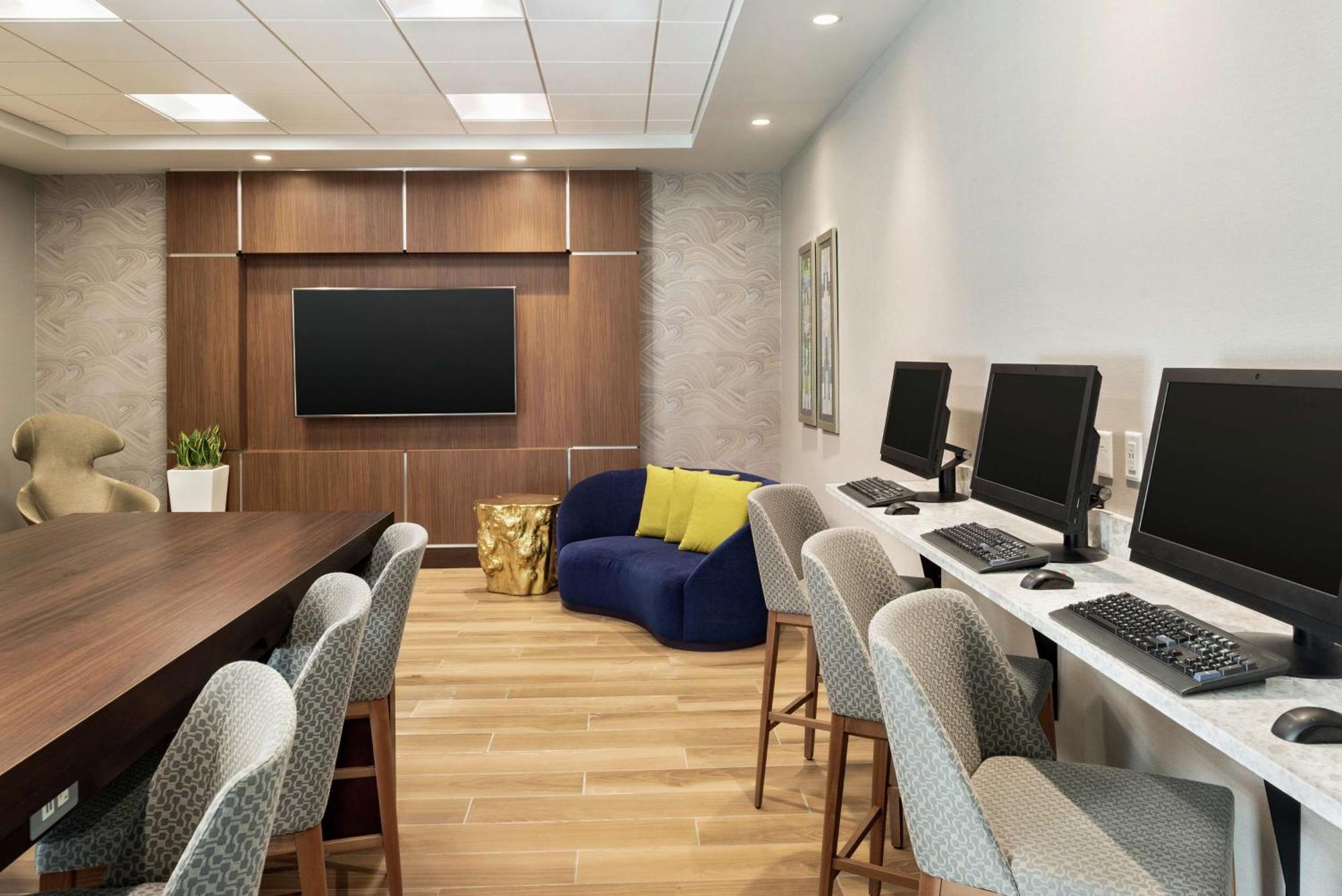 Embassy Suites By Hilton Indianapolis Downtown Екстериор снимка