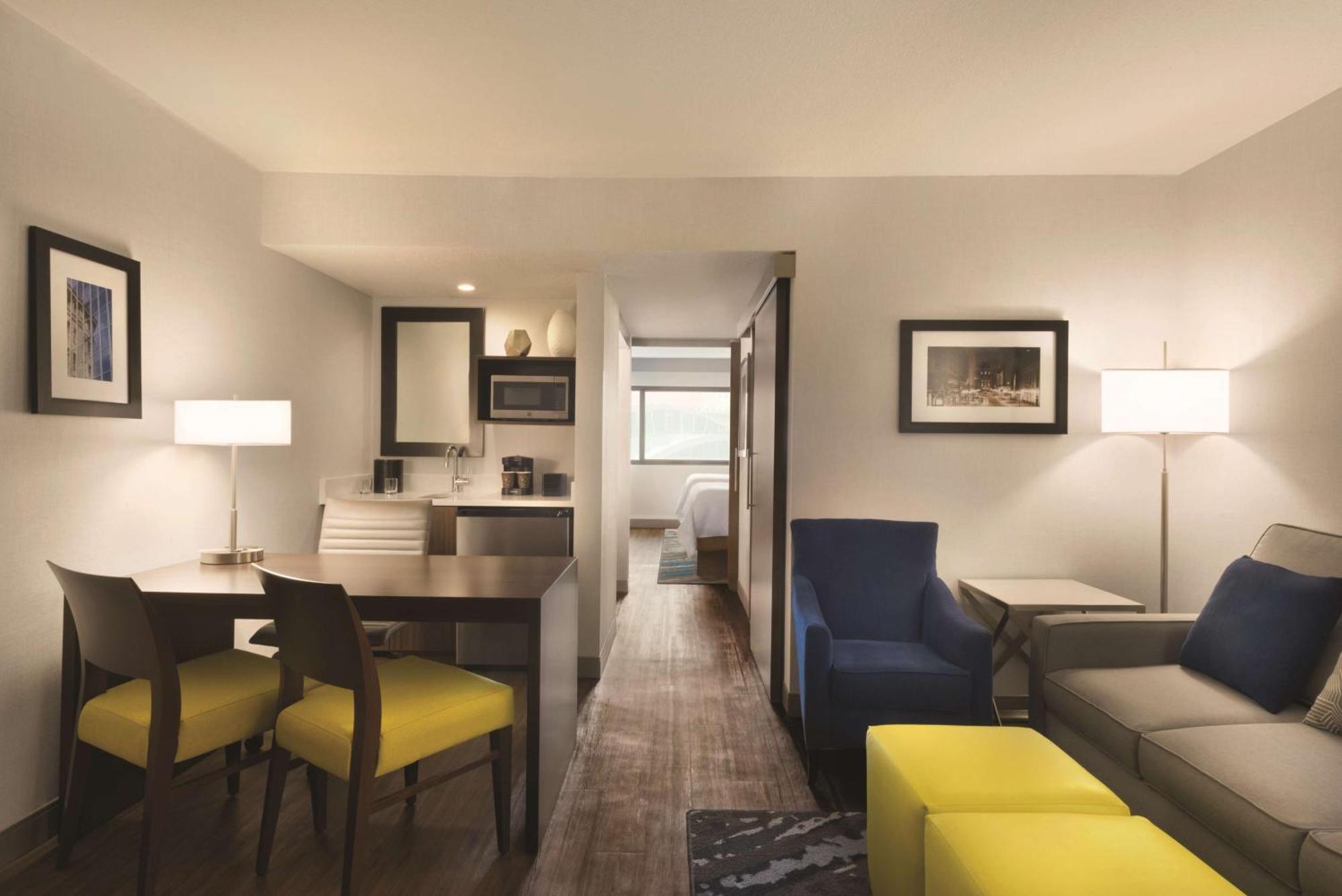 Embassy Suites By Hilton Indianapolis Downtown Екстериор снимка