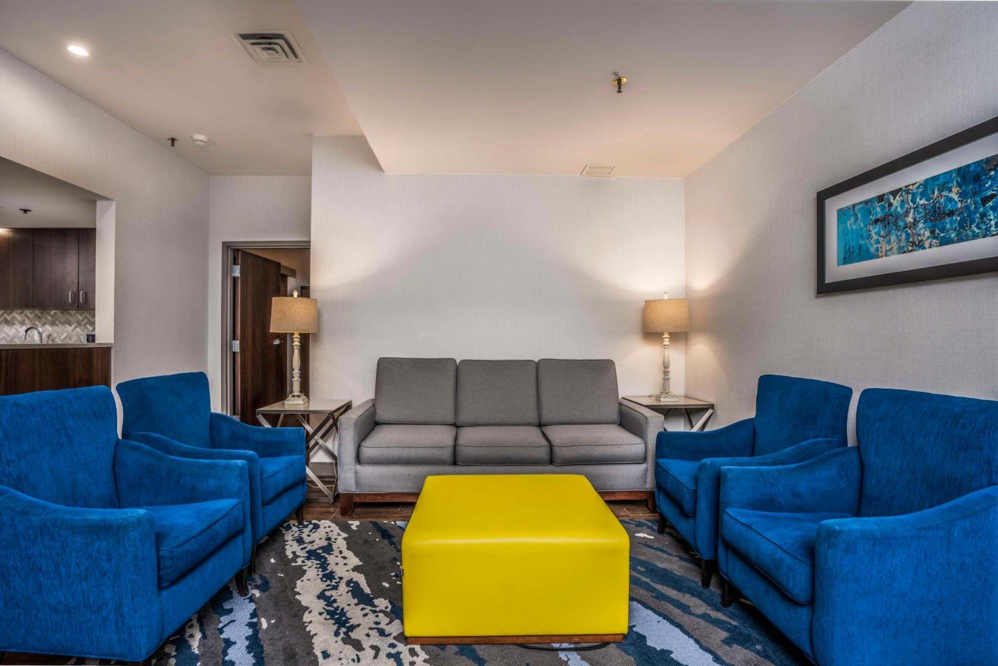Embassy Suites By Hilton Indianapolis Downtown Екстериор снимка