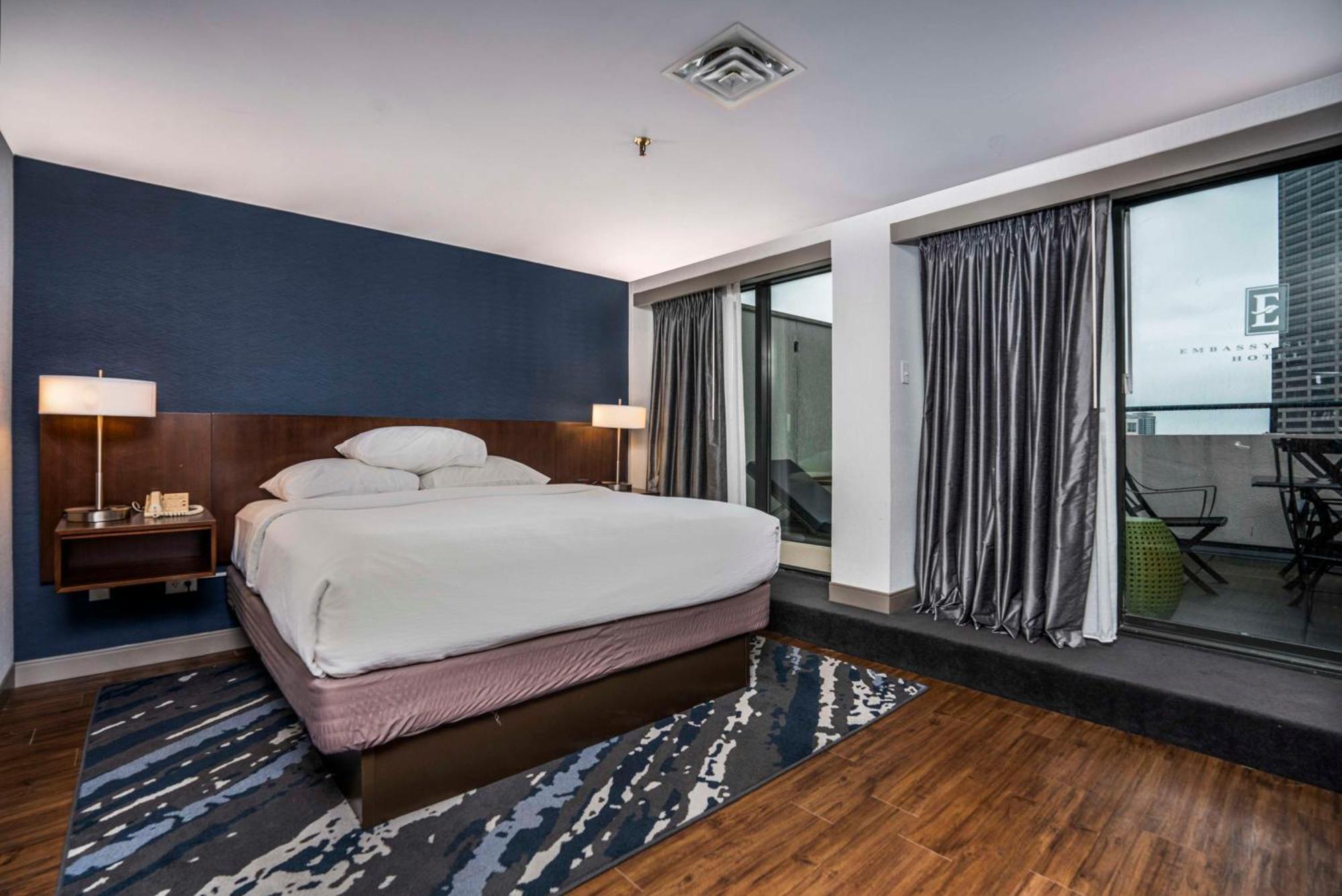 Embassy Suites By Hilton Indianapolis Downtown Екстериор снимка