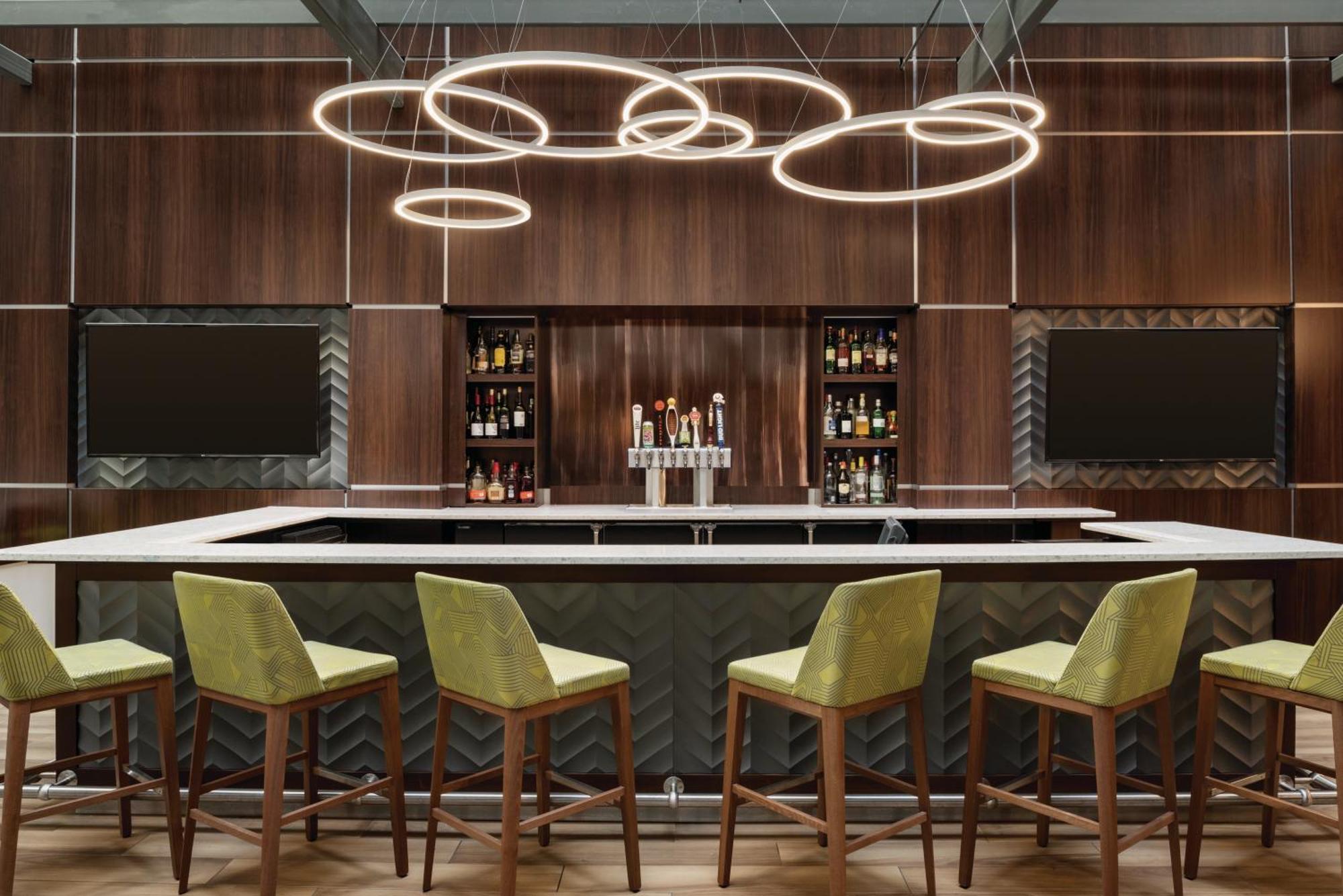 Embassy Suites By Hilton Indianapolis Downtown Екстериор снимка